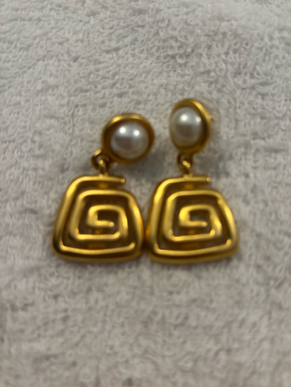 Vintage Anne Klein spiral faux pearl earrings